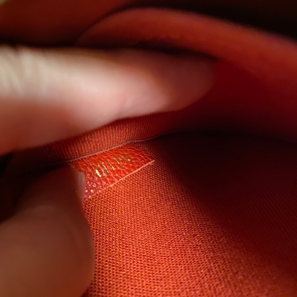 Authentic Louis Vuitton Pallas clutch in red - Picture 9 of 9